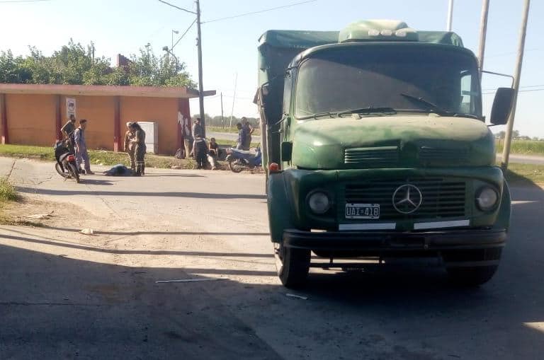 Dos beltranenses heridos al chocar con un camión en Ruta 11 y América