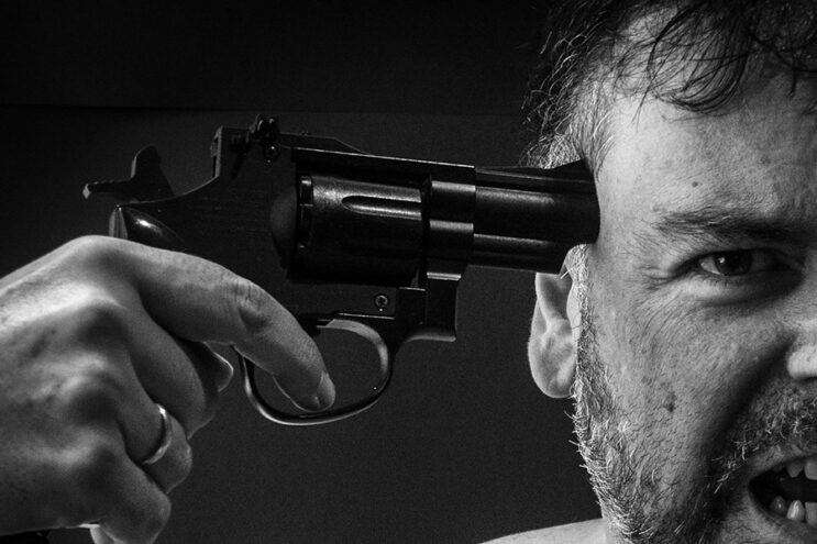 Para terminar el 2020, se quiso suicidar y no le salió el tiro