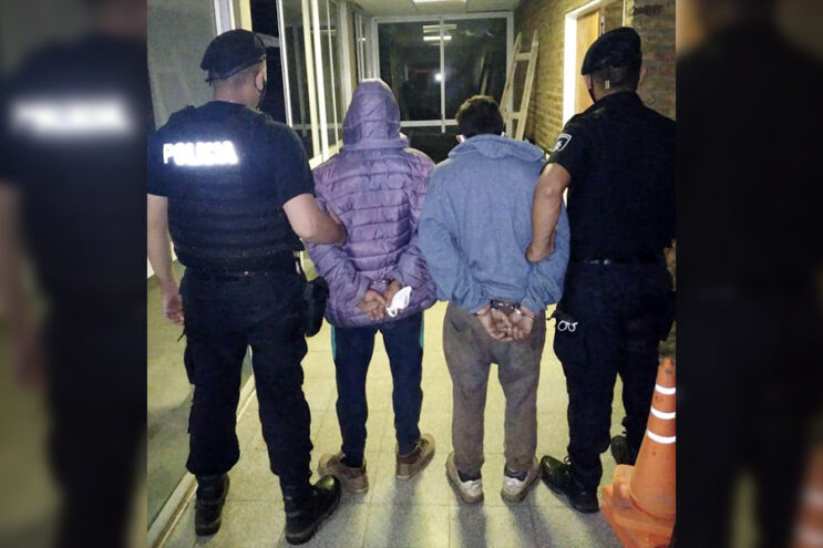Dos "robacables" fueron sorprendidos en plena tarea delictiva