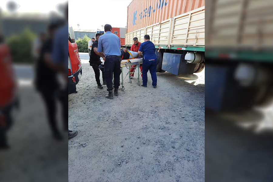 Un motociclista terminó debajo de un camión en un accidente sobre Ruta 11