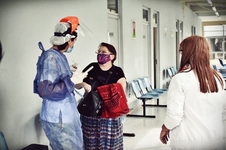 Continúa el plan de vacunación contra COVID-19 para los adultos mayores