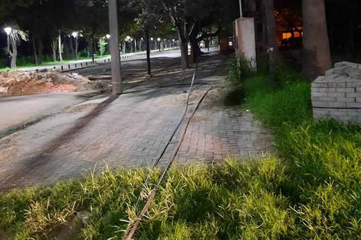 Quiso robarse los cables del alumbrado público y terminó en la comisaría