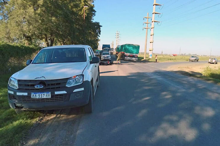 Choque entre una moto y una pickup dejó a dos mujeres en el hospital