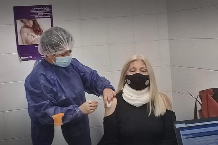 Este fin de semana largo el plan de vacunación contra COVID-19 no se detiene