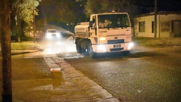 El municipio reanudó los operativos de desinfección en los espacios públicos