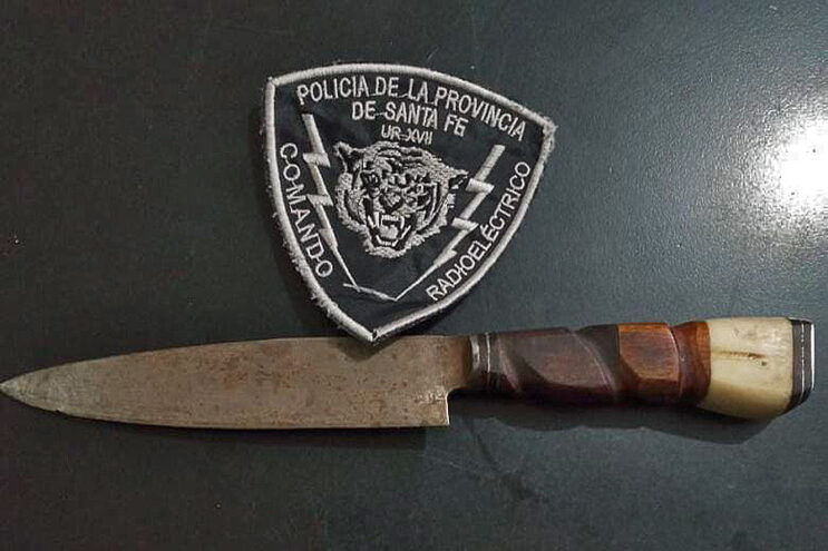 Como para terminar el Día del Padre, discutió con su vecino y lo invitó a pelear