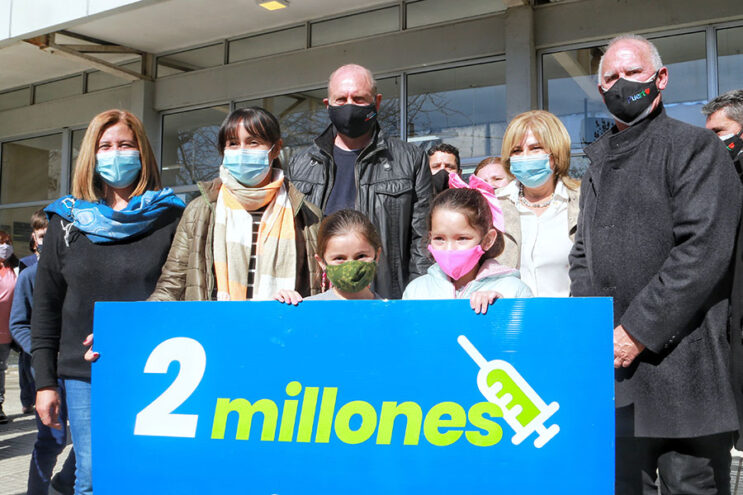 El gobernador Omar Perotti visitó el vacunatorio de Puerto General San Martín