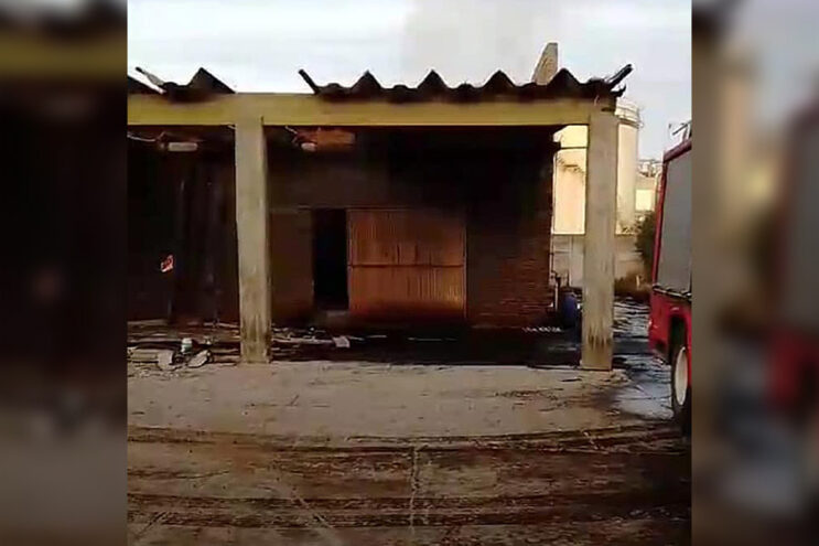 Incendio en una fábrica abandonada de Barrio Bella Vista