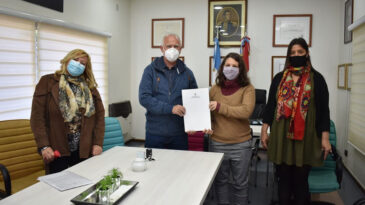 De Grandis firmó un convenio con el PAMI para la llegada de vacunas antigripales