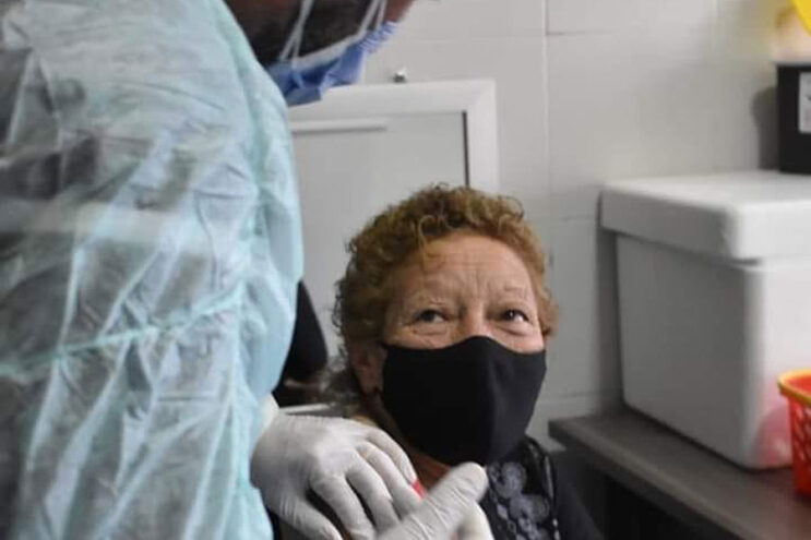 Continúa la campaña de vacunación antigripal para los adultos mayores