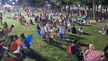 Así se vivió el primer picnic nocturno en el corazón de la ciudad