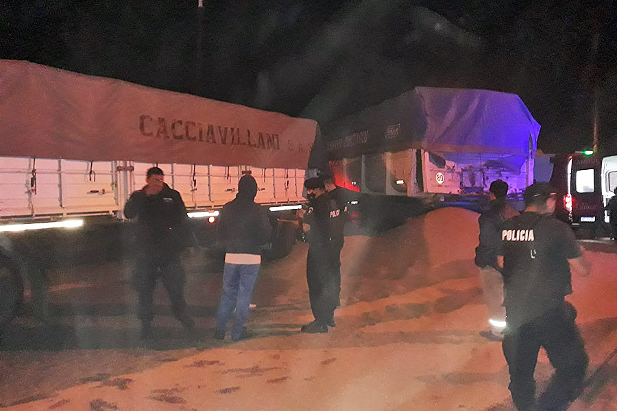 Camiones arrollados por un tren en Puerto General San Martín. Foto: Parte Policial URXVII