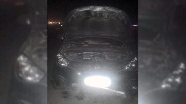 Chocaron un montículo de tierra con su vehículo y se salvaron de milagro