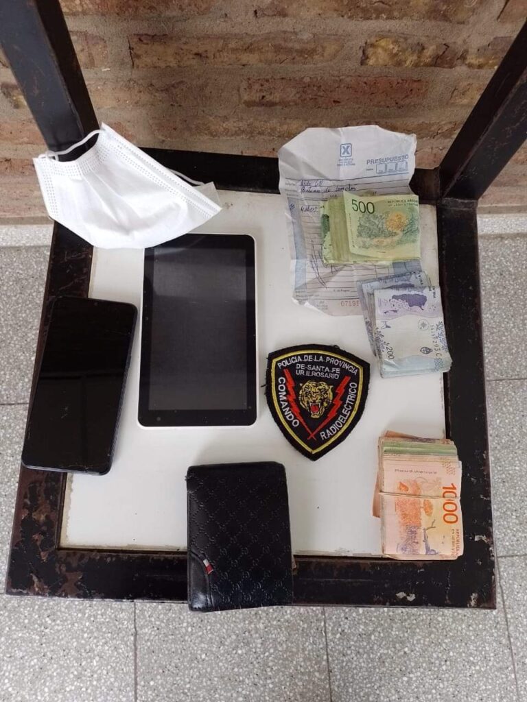 Elementos secuestrados por la policía. Foto: Parte Policial URXVII