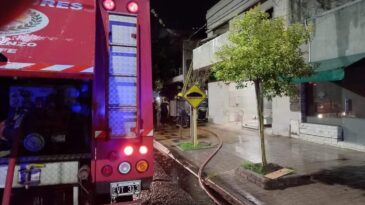 Incendio en un local de comidas con importantes daños materiales