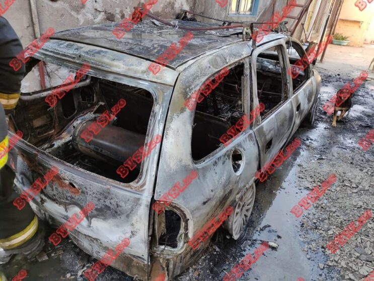 Se incendió un auto en Barrio San Sebastián y acudieron varias dotaciones de bomberos