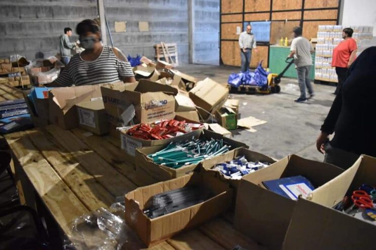 El municipio entregó miles de kits escolares y zapatillas para el comienzo de clases