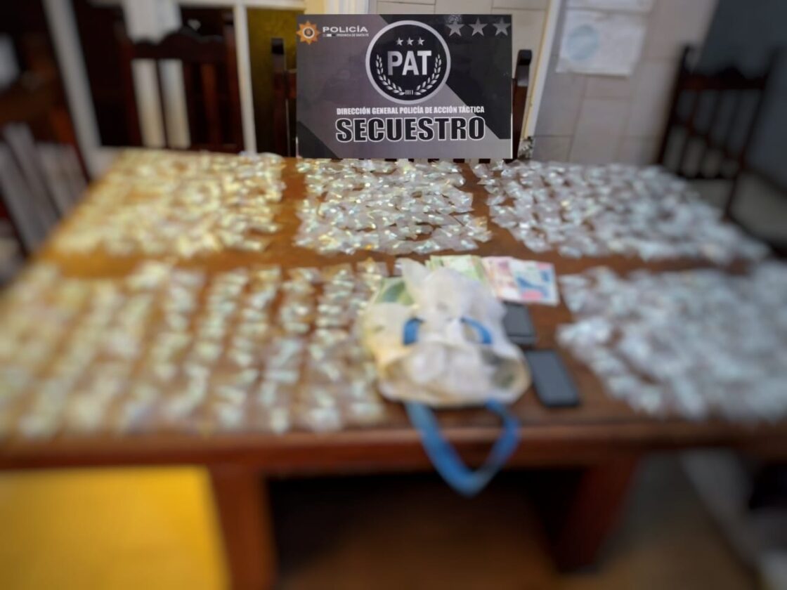Dos detenidos y una importante cantidad de cocaína secuestrada en Barrio San Sebastián