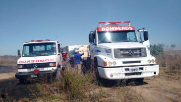 Bomberos Voluntarios y Zapadores trabajaron codo a codo combatiendo un incendio en Puerto General San Martín