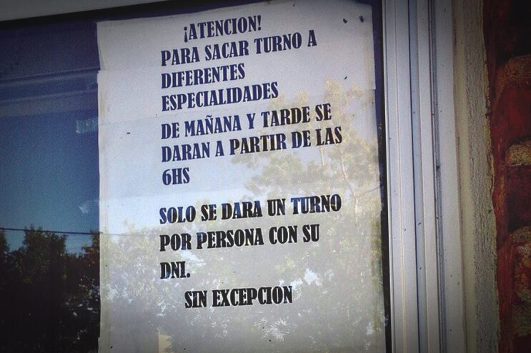 En plena era digital, la odisea de atenderse en el sistema de salud de Puerto General San Martín