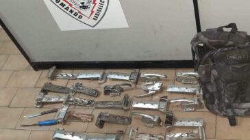 La policía atrapó a un delincuente mientras era perseguido por su víctima