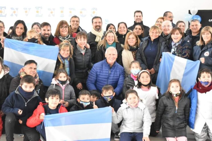 Confeccionan mil banderas argentinas para celebrar el 176 aniversario de la Batalla de Punta Quebracho