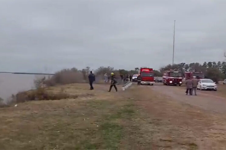 Un vehículo cayó por la barranca en la bajada de Punta Quebracho