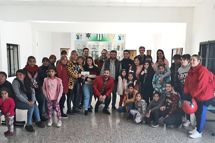 Se entregó una importante ayuda económica al equipo de patín artístico de la ciudad