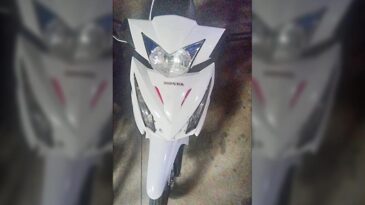 Un joven fue interceptado por la policía mientras circulaba en una moto robada