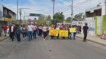 Así fue la marcha por el estudiante de Puerto General San Martín apuñalado durante un robo