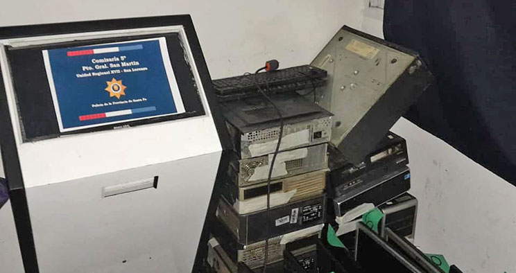 Desbarataron un "casinito clandestino" y varios apostadores terminaron en la comisaría