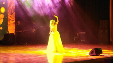 A sala llena, Fátima Flórez brindó dos funciones en el Teatro Municipal de Puerto General San Martín
