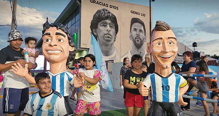 Maradona y Messi ya tienen su merecido homenaje en Puerto General San Martín