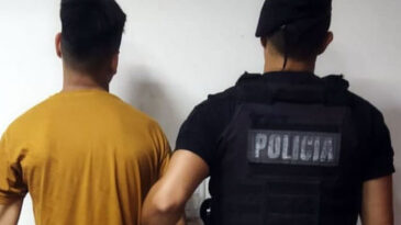 Llegó de trabajar, encontró a su pareja en una situación muy peculiar y se trenzaron a golpes de puño