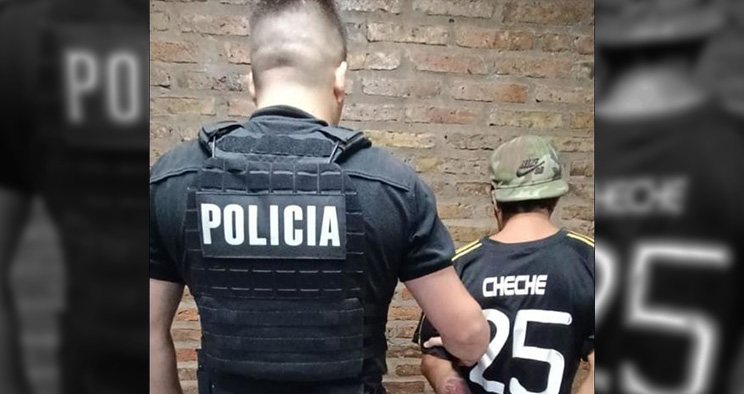 Un sujeto totalmente alcoholizado le cascoteó la casa a su mujer tras una discusión