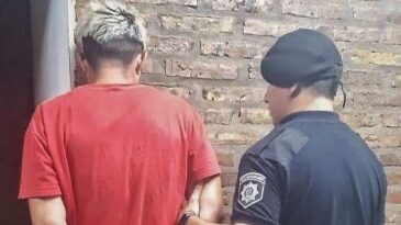 Un hombre fue sorprendido por la policía a medianoche y con un arma en la cintura