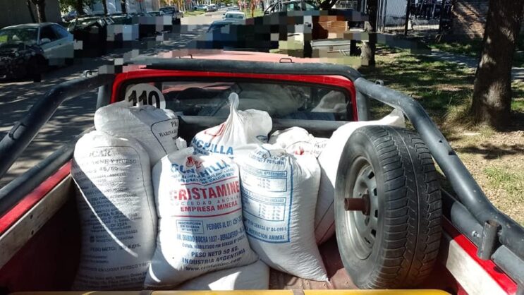 No pudieron justificar la procedencia del cereal que transportaban y fueron a parar a la comisaría