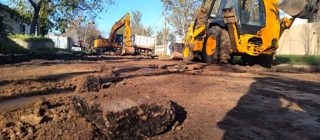 El municipio trabaja en la repavimentación de calle Reconquista