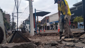 El municipio realiza obras en el centro de la ciudad para embellecer y potenciar la zona