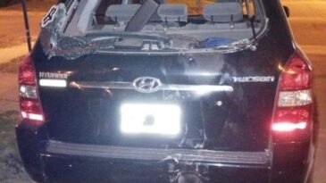 Un motociclista chocó y terminó en el hospital con pérdida de conocimiento